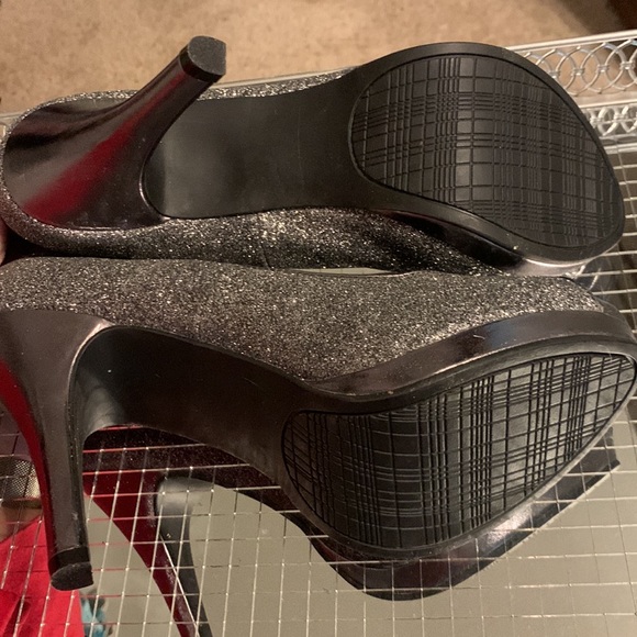 BNWOT Rampage dark grey glitter peel toe pumps size 9 - Picture 5 of 5